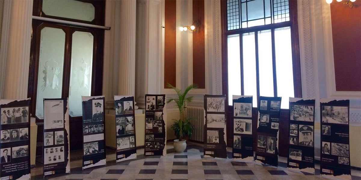  Mostra della Fondazione luci dal buio presso salone del Palazzo del Governo di Benevento - Generale Gianfranco Milillo