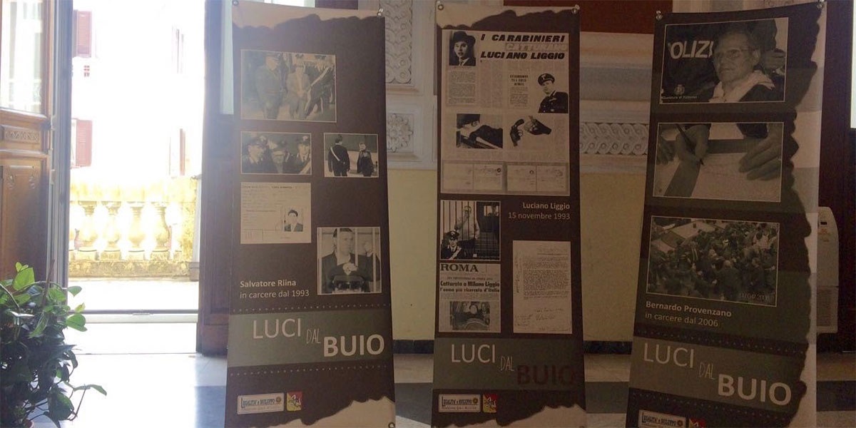  Mostra della Fondazione luci dal buio presso salone del Palazzo del Governo di Benevento - Generale Gianfranco Milillo