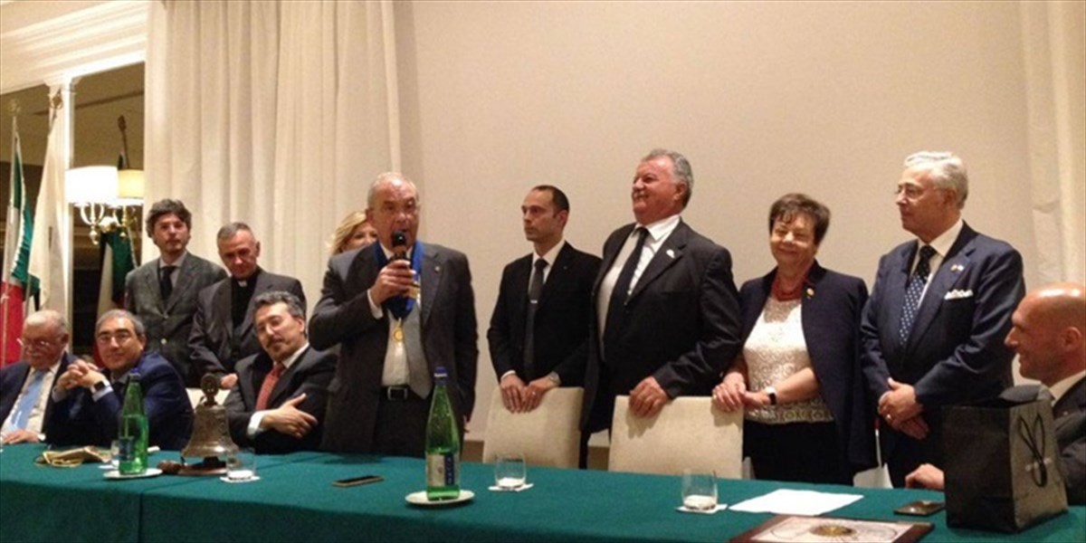  Il Rotary Club Paestum Centenario celebra il passaggio di consegne